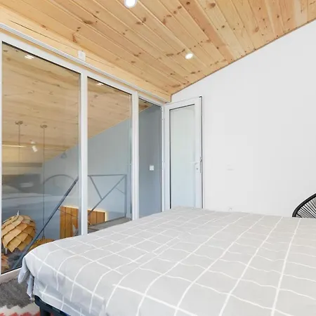 Lodge Roksa 2 *